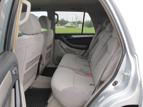 Used 2004 Toyota 4Runner SR5 RWD image 20