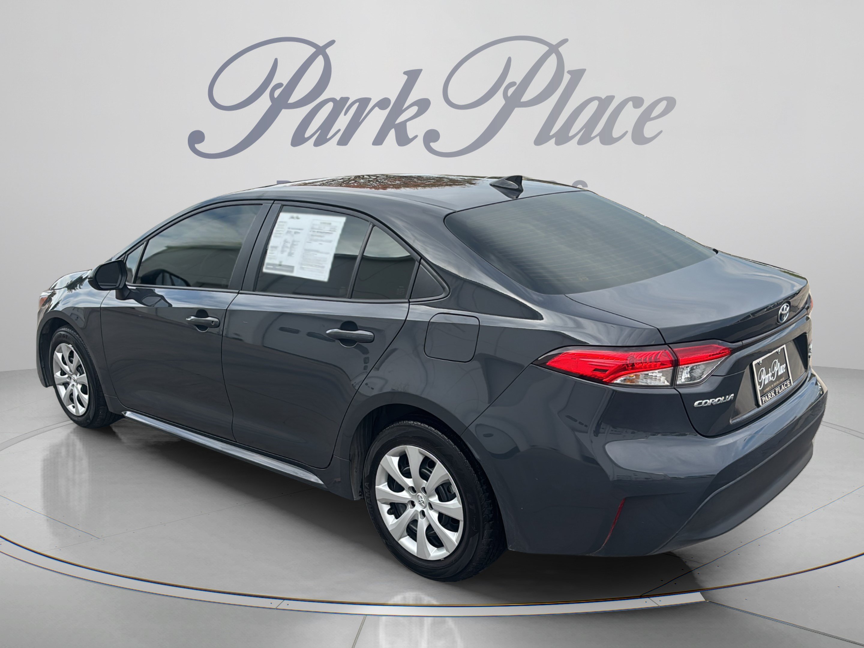 Used 2025 Toyota Corolla LE FWD image 3
