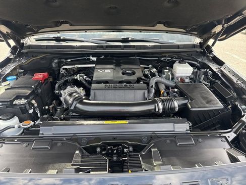 Used 2023 Nissan Frontier SV image 32
