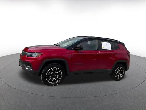 Used 2025 Jeep Compass Trailhawk AWD/4WD image 7