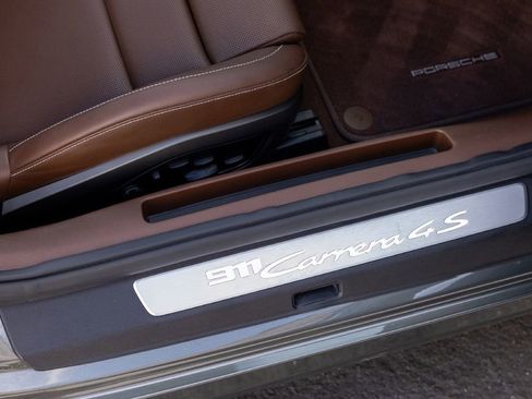 Used 2020 Porsche 911 Carrera 4S w/ Sport Package image 31