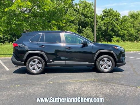 Used 2025 Toyota RAV4 LE AWD/4WD image 8
