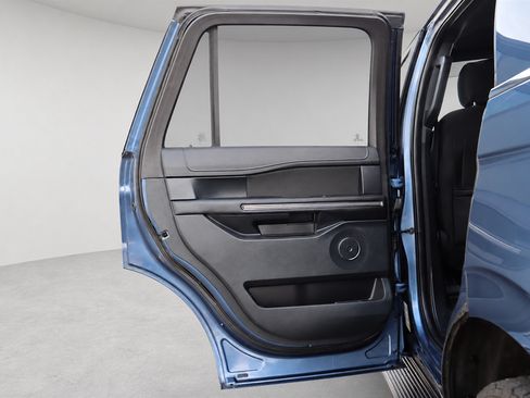 Used 2020 Ford Expedition XLT AWD/4WD image 17