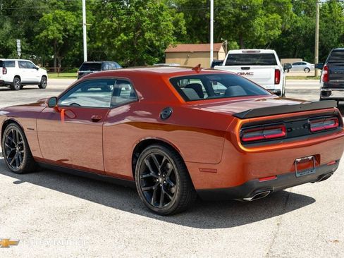 Used 2020 Dodge Challenger R/T w/ Blacktop Package RWD image 10