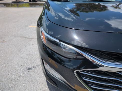 Used 2021 Chevrolet Malibu LT FWD image 9
