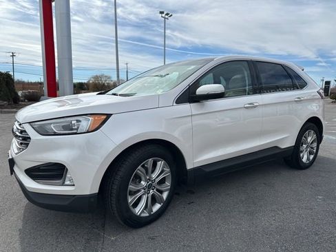 Used 2019 Ford Edge Titanium w/ Cold Weather Package image 3