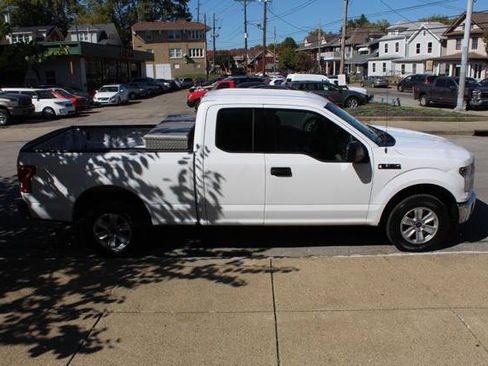 Used 2017 Ford F150 XLT w/ Trailer Tow Package image 9