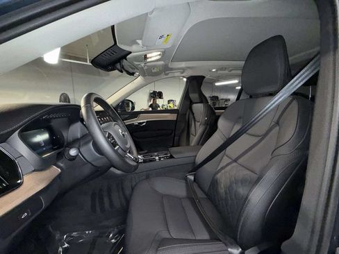 Used 2026 Volvo XC90 B5 Plus AWD/4WD image 2