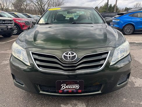 Used 2010 Toyota Camry LE image 2