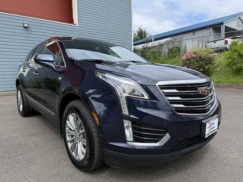 Used 2017 Cadillac XT5 Luxury w/ Driver Awareness Package FWD image 4