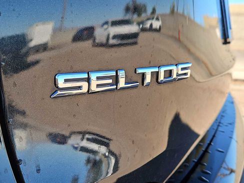 Used 2024 Kia Seltos EX image 12
