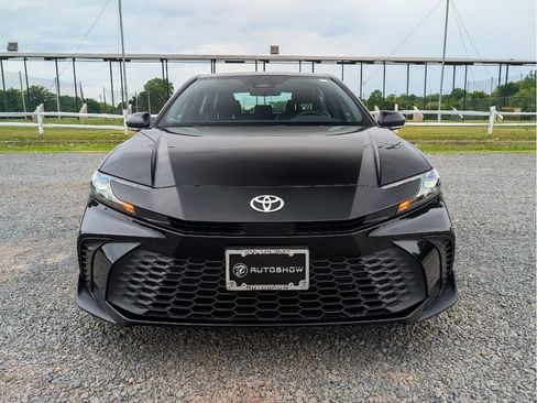 Used 2026 Toyota Camry SE FWD image 2