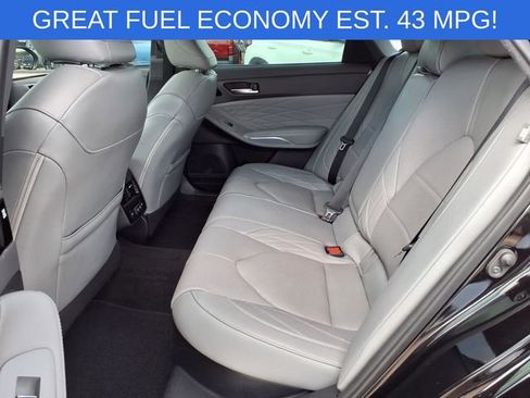 Used 2019 Toyota Avalon Limited FWD image 19