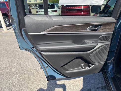 New 2026 Jeep Grand Cherokee L Limited AWD/4WD image 23