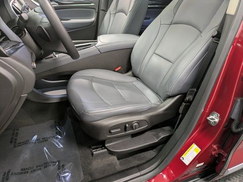Used 2019 Buick Enclave Essence image 9