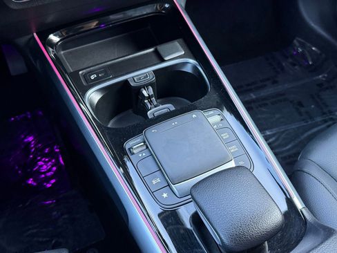 Used 2022 Mercedes-Benz GLB 250 4MATIC image 27