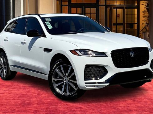 New 2026 Jaguar F-PACE R-Dynamic S image 3
