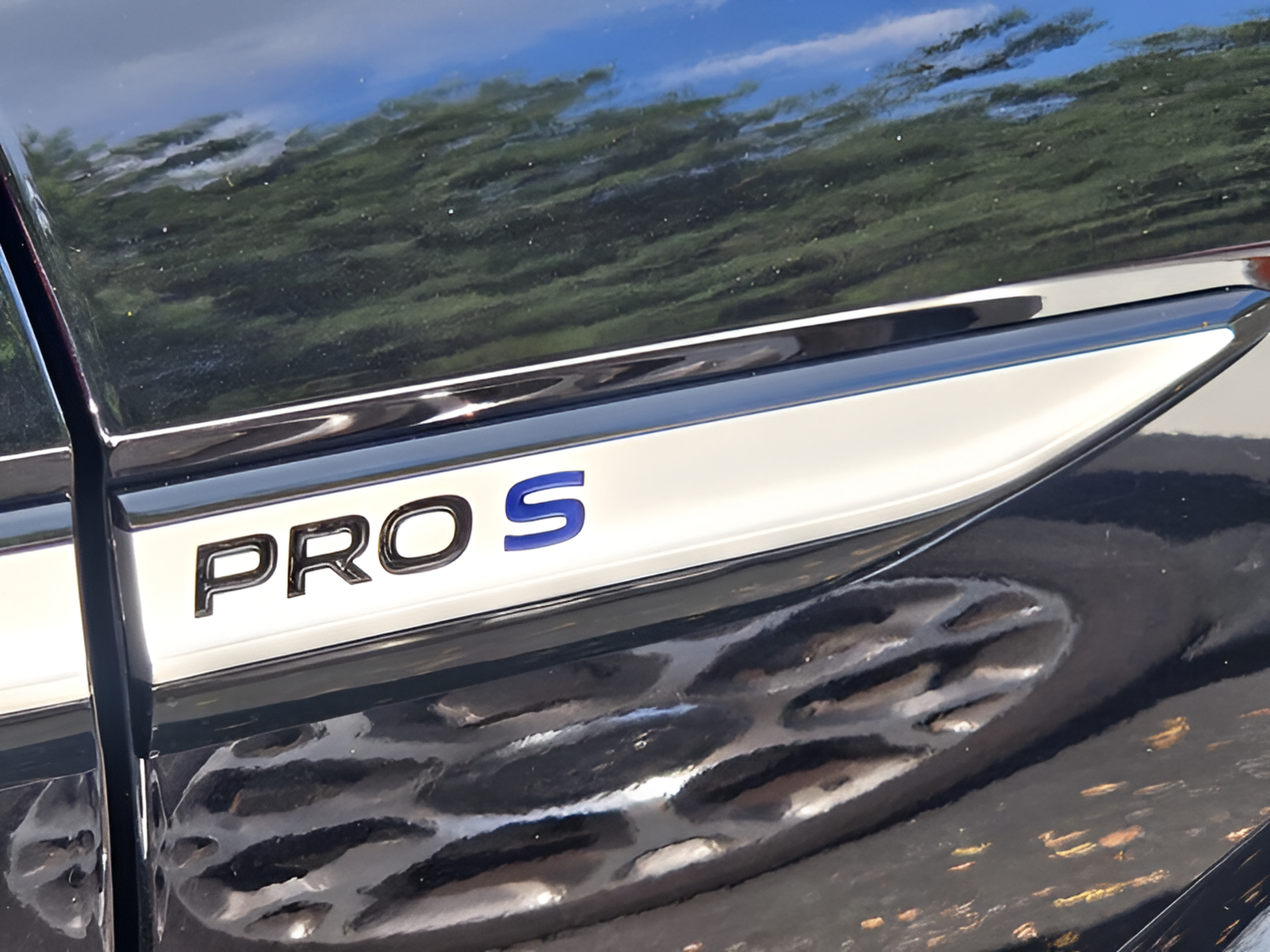 Used 2023 Volkswagen ID.4 Pro S RWD image 9