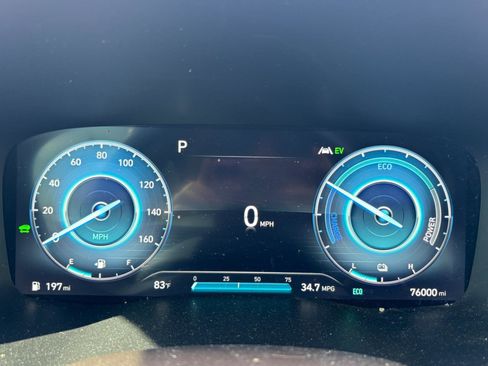 Used 2022 Hyundai Santa Fe SEL Premium w/ Cargo Package image 2