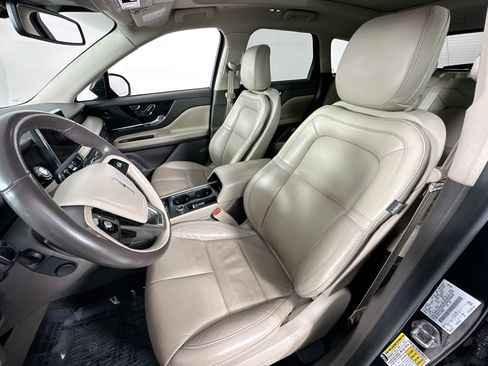 Used 2020 Lincoln Corsair Reserve w/ Rear Removable Package Tray image 22