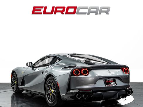 Used 2020 Ferrari 812 Superfast RWD image 3