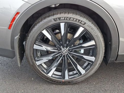 New 2026 Toyota Crown Platinum image 7