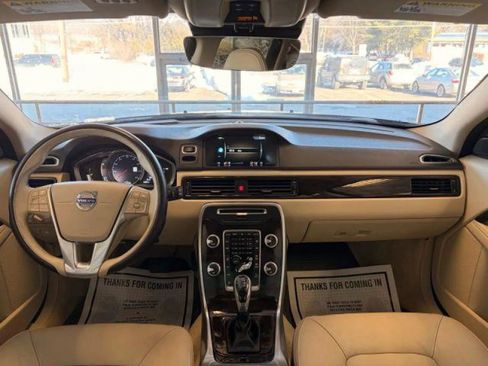 Used 2016 Volvo XC70 T5 Platinum w/ Protection Package AWD/4WD image 18