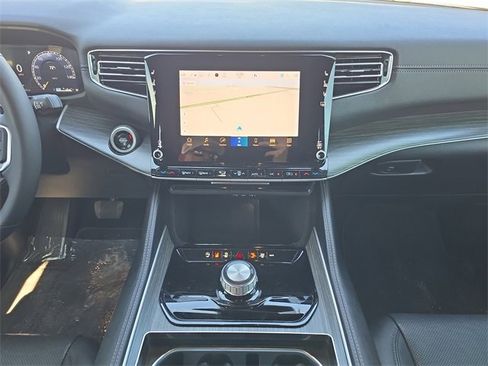 Used 2024 Jeep Wagoneer L Series II w/ Flexible Seating Group image 10