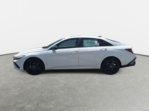 New 2026 Hyundai Elantra SEL Sport Premium FWD image 8