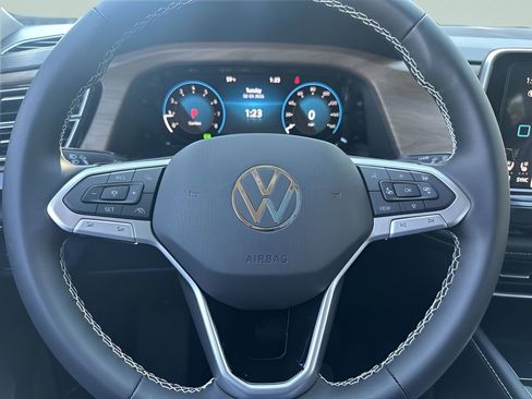 New 2026 Volkswagen Atlas SE FWD image 15