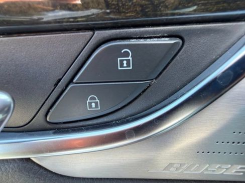 Used 2023 Cadillac XT6 Premium Luxury w/ Technology Package FWD image 29