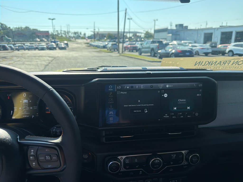 Used 2024 Jeep Wrangler Unlimited AWD/4WD image 21