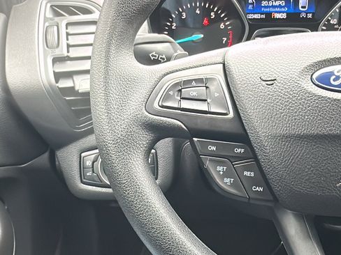 Used 2017 Ford Escape SE w/ Equipment Group 201A image 16