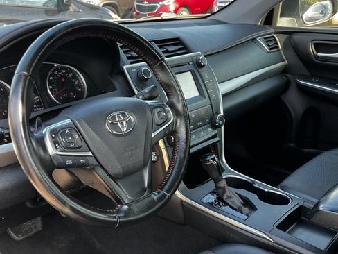 Used 2016 Toyota Camry SE FWD image 13