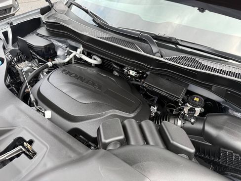 Used 2025 Honda Ridgeline RTL image 12