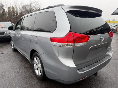 Used 2013 Toyota Sienna LE image 7