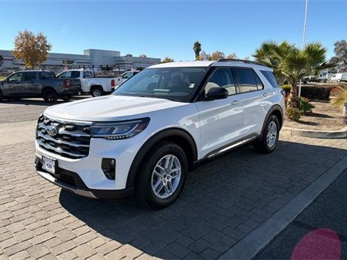 New 2025 Ford Explorer Active w/ Active Comfort Package image 5