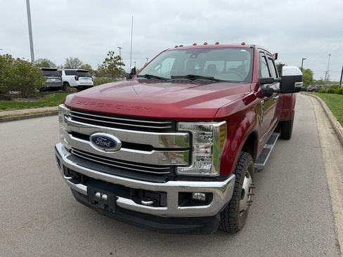 Used 2018 Ford F350 Lariat w/ Lariat Ultimate Package AWD/4WD image 2