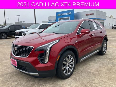 Used 2021 Cadillac XT4 Premium Luxury image 3