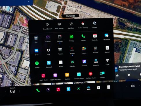 Used 2024 Tesla Model X Plaid image 25