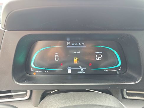 Used 2024 Hyundai Elantra SE FWD image 10