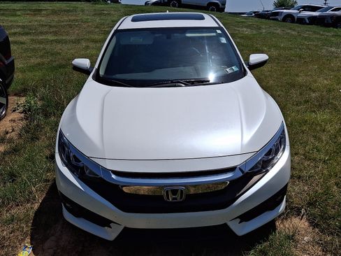 Used 2018 Honda Civic EX-T image 2