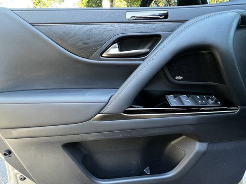 Used 2025 Lexus LX 700h Overtrail image 13