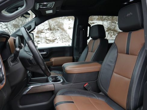 Used 2023 Chevrolet Silverado 2500 High Country w/ Technology Package image 9