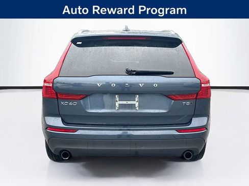 Used 2021 Volvo XC60 T5 Momentum w/ Premium Package image 7