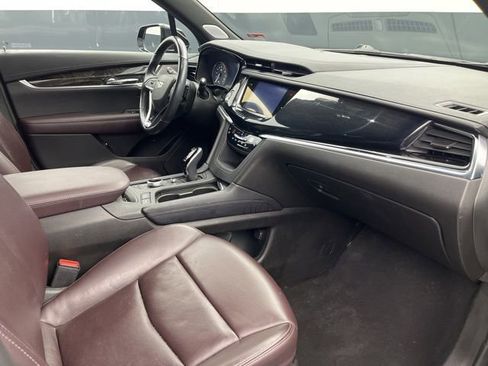 Used 2022 Cadillac XT6 Premium Luxury w/ Technology Package image 14