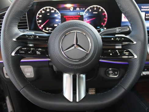 Used 2025 Mercedes-Benz GLS 450 4MATIC image 16