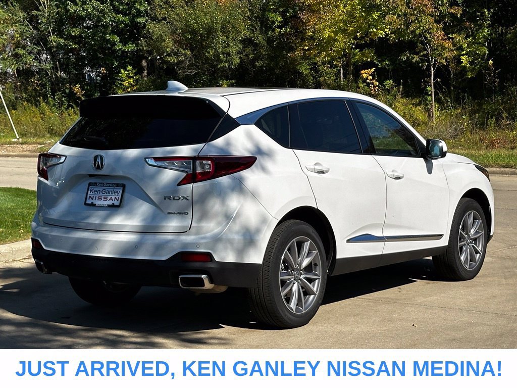 Used 2024 Acura RDX w/ Technology Package AWD/4WD image 3
