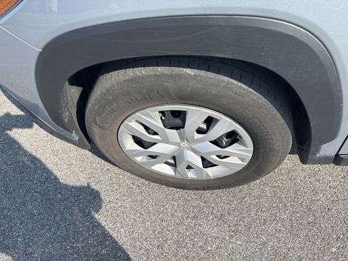 Used 2024 Toyota Corolla Cross L image 12