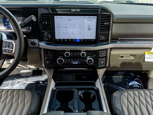 Used 2026 Ford F450 Platinum w/ Platinum Plus Package image 22